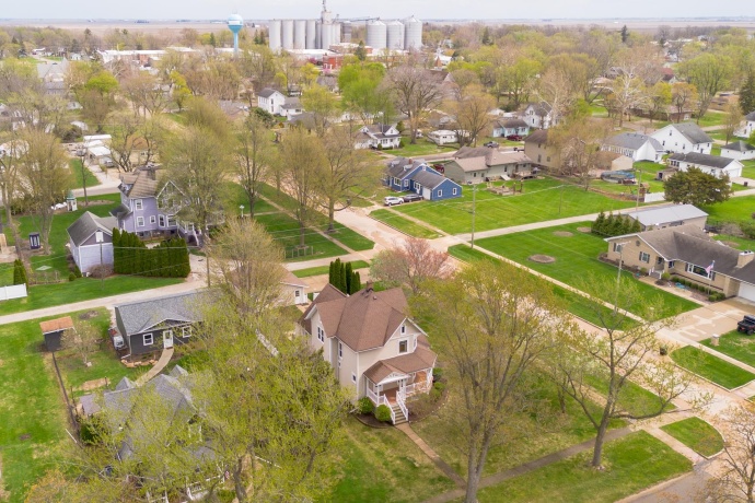 408 1st North, Wenona, Illinois 61377, 4 Bedrooms Bedrooms, ,2 BathroomsBathrooms,House,For Sale,1st North,202602094
