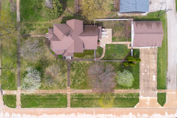 408 1st North, Wenona, Illinois 61377, 4 Bedrooms Bedrooms, ,2 BathroomsBathrooms,House,For Sale,1st North,202602094