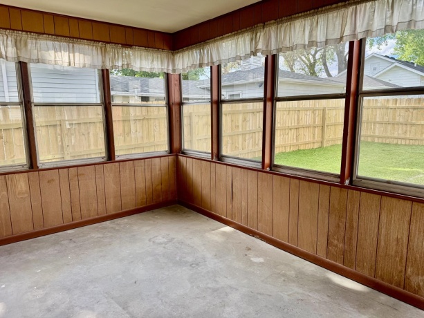 625 10th, Peru, Illinois 61354, 2 Bedrooms Bedrooms, ,1 BathroomBathrooms,House,For Sale,10th,202602753