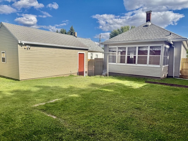 625 10th, Peru, Illinois 61354, 2 Bedrooms Bedrooms, ,1 BathroomBathrooms,House,For Sale,10th,202602753