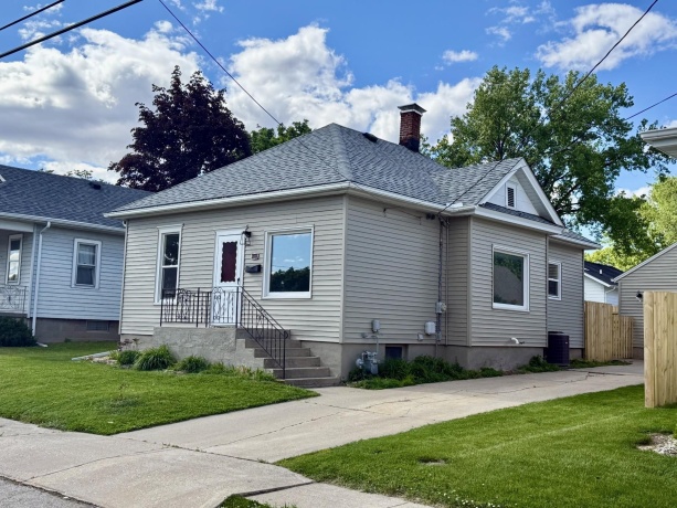 625 10th, Peru, Illinois 61354, 2 Bedrooms Bedrooms, ,1 BathroomBathrooms,House,For Sale,10th,202602753