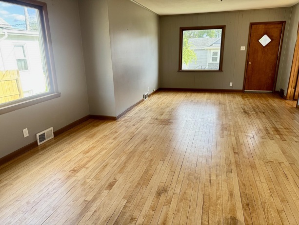 625 10th, Peru, Illinois 61354, 2 Bedrooms Bedrooms, ,1 BathroomBathrooms,House,For Sale,10th,202602753