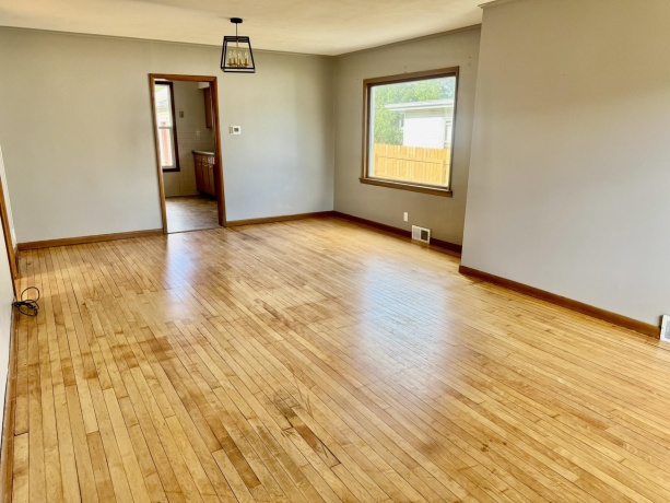 625 10th, Peru, Illinois 61354, 2 Bedrooms Bedrooms, ,1 BathroomBathrooms,House,For Sale,10th,202602753