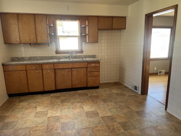 625 10th, Peru, Illinois 61354, 2 Bedrooms Bedrooms, ,1 BathroomBathrooms,House,For Sale,10th,202602753