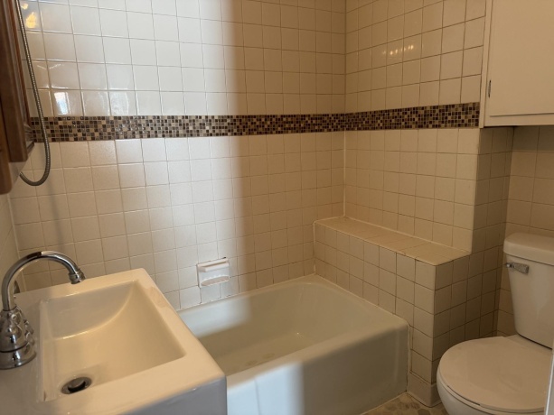 625 10th, Peru, Illinois 61354, 2 Bedrooms Bedrooms, ,1 BathroomBathrooms,House,For Sale,10th,202602753