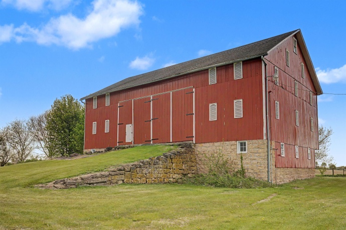 16648 US Highway 52, MOUNT CARROLL, Illinois 61053, 3 Bedrooms Bedrooms, ,2 BathroomsBathrooms,House,For Sale,US Highway 52,202602938