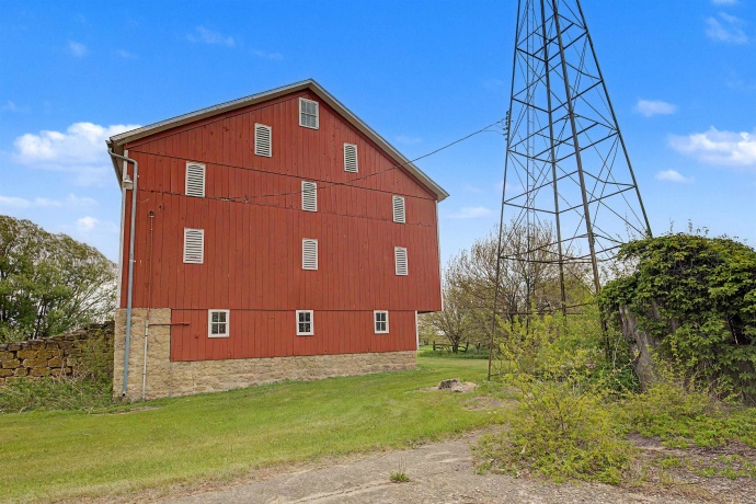 16648 US Highway 52, MOUNT CARROLL, Illinois 61053, 3 Bedrooms Bedrooms, ,2 BathroomsBathrooms,House,For Sale,US Highway 52,202602938