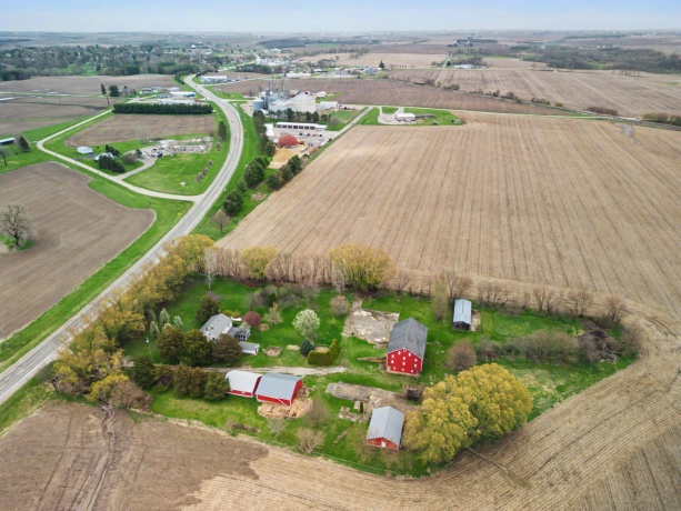 16648 US Highway 52, MOUNT CARROLL, Illinois 61053, 3 Bedrooms Bedrooms, ,2 BathroomsBathrooms,House,For Sale,US Highway 52,202602938