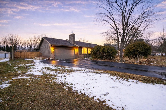 3941 Joan, ROSCOE, Illinois 61073, 5 Bedrooms Bedrooms, ,3 BathroomsBathrooms,House,For Sale,Joan,202600925