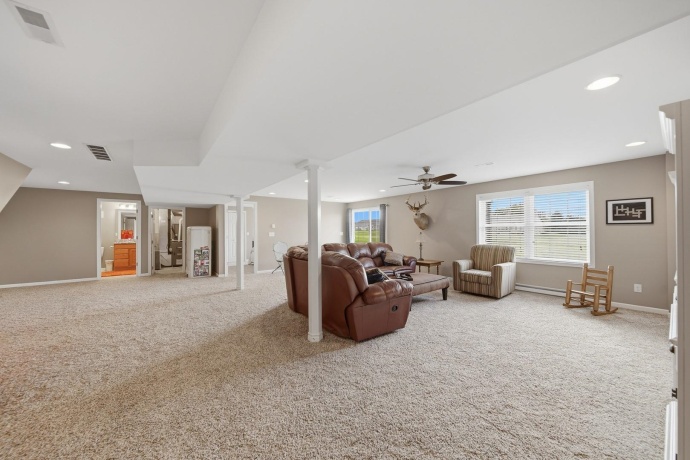 723 Yingling, DIXON, Illinois 61021, 3 Bedrooms Bedrooms, ,3 BathroomsBathrooms,House,For Sale,Yingling,202602489