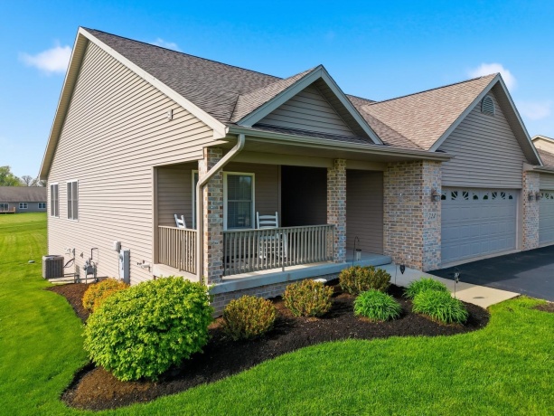 723 Yingling, DIXON, Illinois 61021, 3 Bedrooms Bedrooms, ,3 BathroomsBathrooms,House,For Sale,Yingling,202602489
