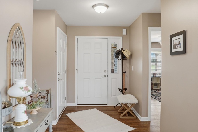 723 Yingling, DIXON, Illinois 61021, 3 Bedrooms Bedrooms, ,3 BathroomsBathrooms,House,For Sale,Yingling,202602489