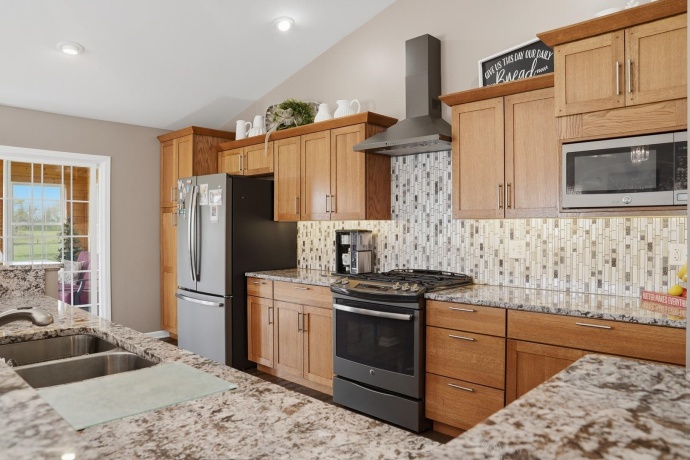 723 Yingling, DIXON, Illinois 61021, 3 Bedrooms Bedrooms, ,3 BathroomsBathrooms,House,For Sale,Yingling,202602489