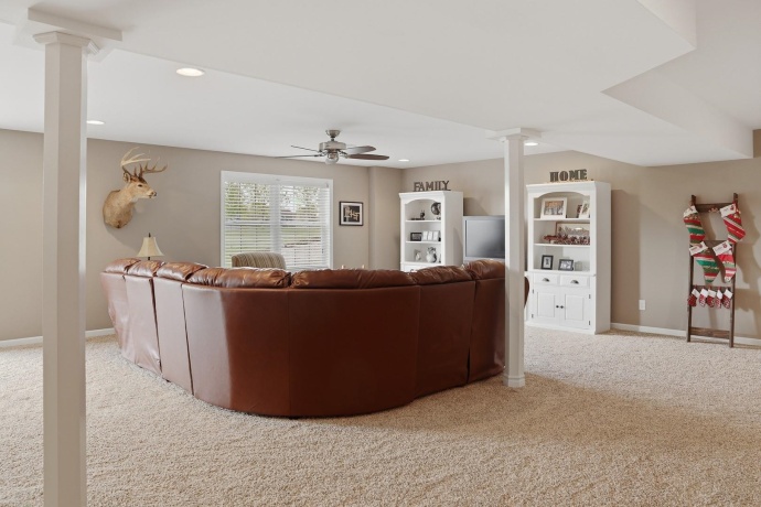 723 Yingling, DIXON, Illinois 61021, 3 Bedrooms Bedrooms, ,3 BathroomsBathrooms,House,For Sale,Yingling,202602489