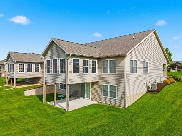 723 Yingling, DIXON, Illinois 61021, 3 Bedrooms Bedrooms, ,3 BathroomsBathrooms,House,For Sale,Yingling,202602489