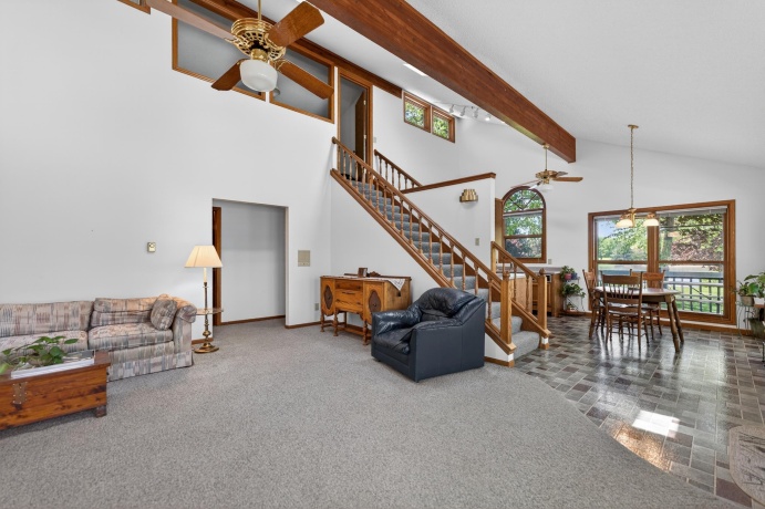 1110 White Pine, DIXON, Illinois 61021, 3 Bedrooms Bedrooms, ,2 BathroomsBathrooms,House,For Sale,White Pine,202602844