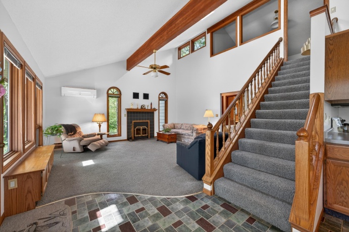 1110 White Pine, DIXON, Illinois 61021, 3 Bedrooms Bedrooms, ,2 BathroomsBathrooms,House,For Sale,White Pine,202602844
