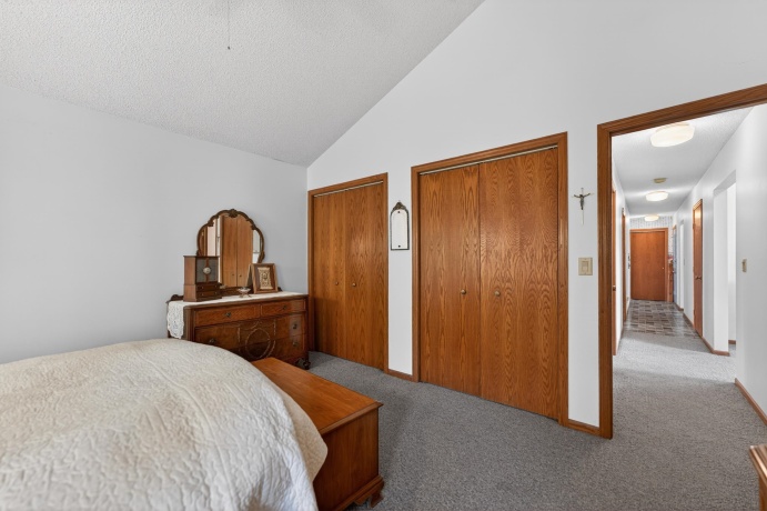 1110 White Pine, DIXON, Illinois 61021, 3 Bedrooms Bedrooms, ,2 BathroomsBathrooms,House,For Sale,White Pine,202602844