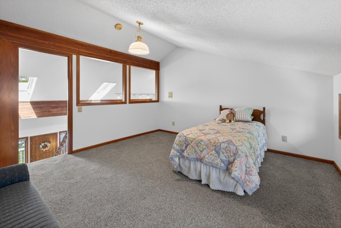 1110 White Pine, DIXON, Illinois 61021, 3 Bedrooms Bedrooms, ,2 BathroomsBathrooms,House,For Sale,White Pine,202602844