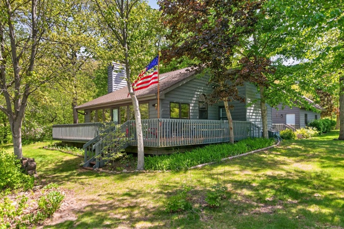 1110 White Pine, DIXON, Illinois 61021, 3 Bedrooms Bedrooms, ,2 BathroomsBathrooms,House,For Sale,White Pine,202602844