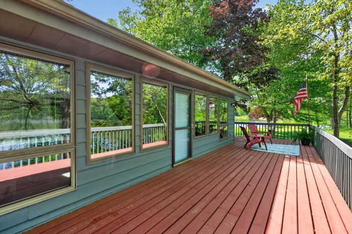 1110 White Pine, DIXON, Illinois 61021, 3 Bedrooms Bedrooms, ,2 BathroomsBathrooms,House,For Sale,White Pine,202602844