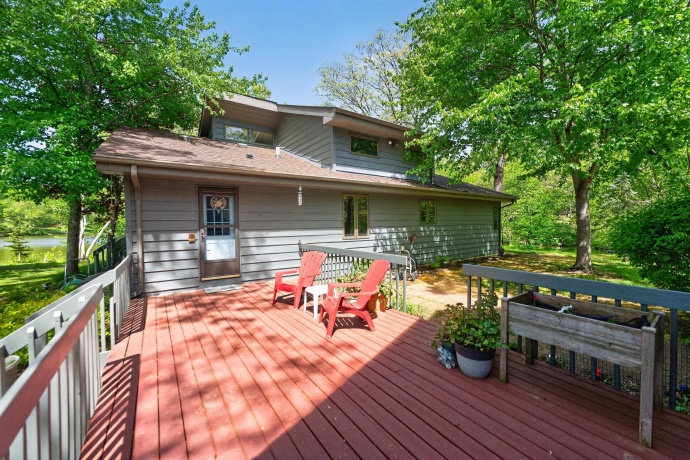 1110 White Pine, DIXON, Illinois 61021, 3 Bedrooms Bedrooms, ,2 BathroomsBathrooms,House,For Sale,White Pine,202602844