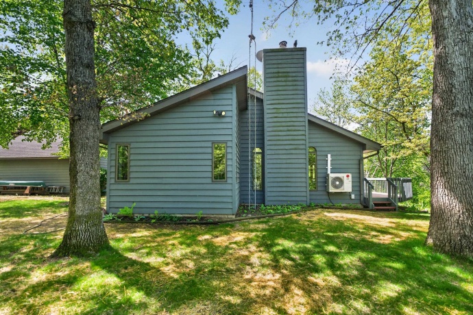 1110 White Pine, DIXON, Illinois 61021, 3 Bedrooms Bedrooms, ,2 BathroomsBathrooms,House,For Sale,White Pine,202602844