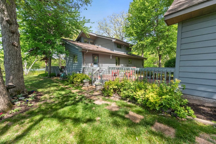 1110 White Pine, DIXON, Illinois 61021, 3 Bedrooms Bedrooms, ,2 BathroomsBathrooms,House,For Sale,White Pine,202602844