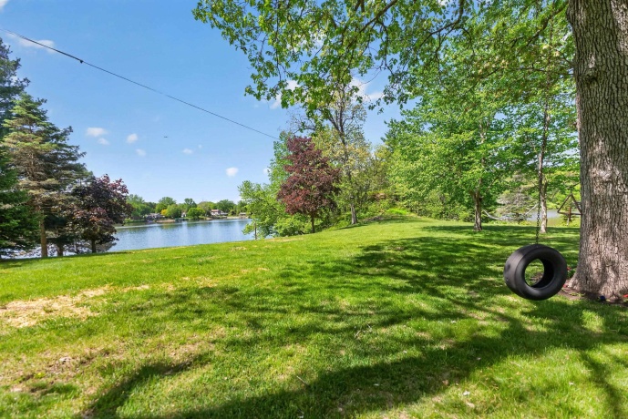 1110 White Pine, DIXON, Illinois 61021, 3 Bedrooms Bedrooms, ,2 BathroomsBathrooms,House,For Sale,White Pine,202602844