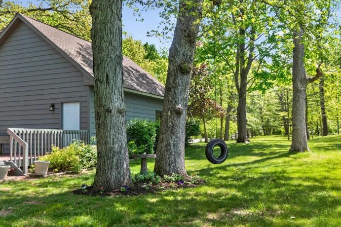 1110 White Pine, DIXON, Illinois 61021, 3 Bedrooms Bedrooms, ,2 BathroomsBathrooms,House,For Sale,White Pine,202602844