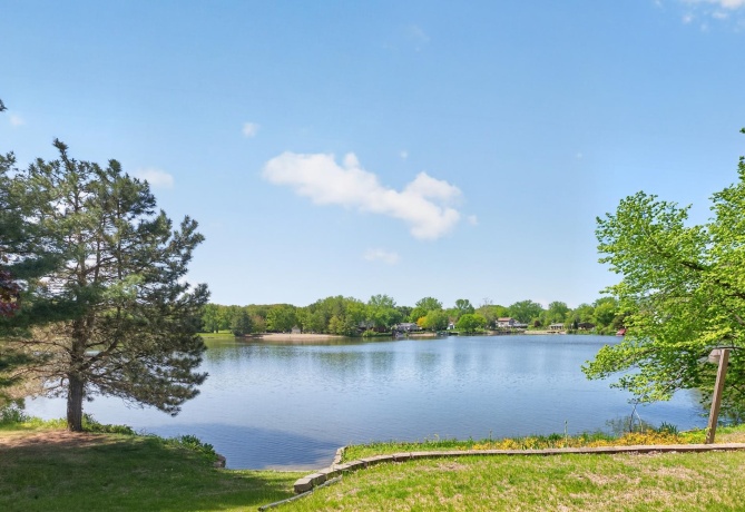 1110 White Pine, DIXON, Illinois 61021, 3 Bedrooms Bedrooms, ,2 BathroomsBathrooms,House,For Sale,White Pine,202602844