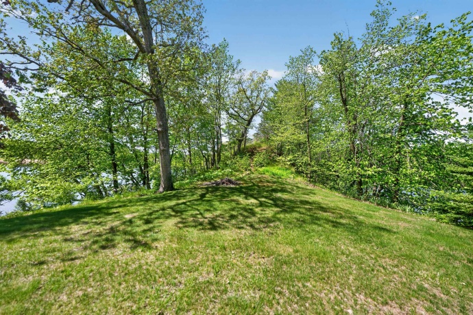 1110 White Pine, DIXON, Illinois 61021, 3 Bedrooms Bedrooms, ,2 BathroomsBathrooms,House,For Sale,White Pine,202602844