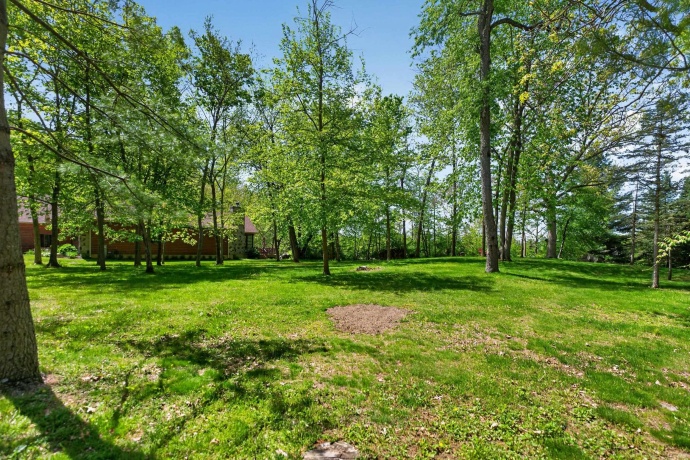 1110 White Pine, DIXON, Illinois 61021, 3 Bedrooms Bedrooms, ,2 BathroomsBathrooms,House,For Sale,White Pine,202602844