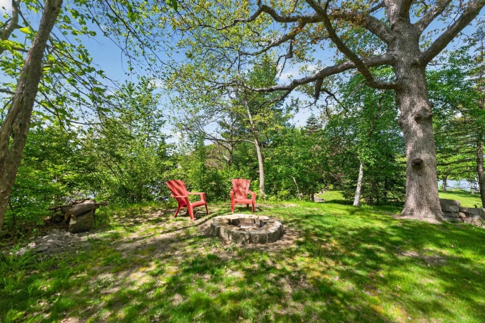 1110 White Pine, DIXON, Illinois 61021, 3 Bedrooms Bedrooms, ,2 BathroomsBathrooms,House,For Sale,White Pine,202602844