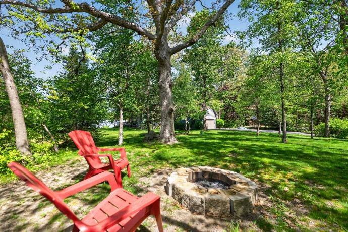 1110 White Pine, DIXON, Illinois 61021, 3 Bedrooms Bedrooms, ,2 BathroomsBathrooms,House,For Sale,White Pine,202602844