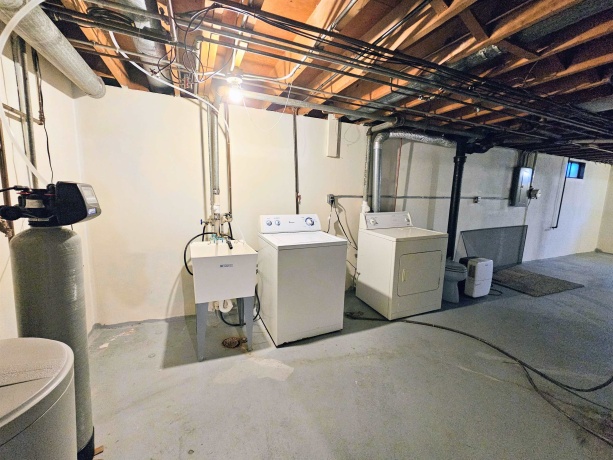 1926 Apple Tree, ROCKFORD, Illinois 61108, 2 Bedrooms Bedrooms, ,1 BathroomBathrooms,House,For Sale,Apple Tree,202602941