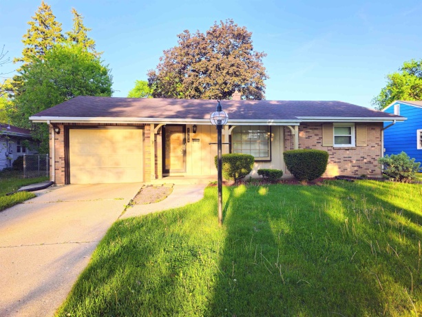1926 Apple Tree, ROCKFORD, Illinois 61108, 2 Bedrooms Bedrooms, ,1 BathroomBathrooms,House,For Sale,Apple Tree,202602941