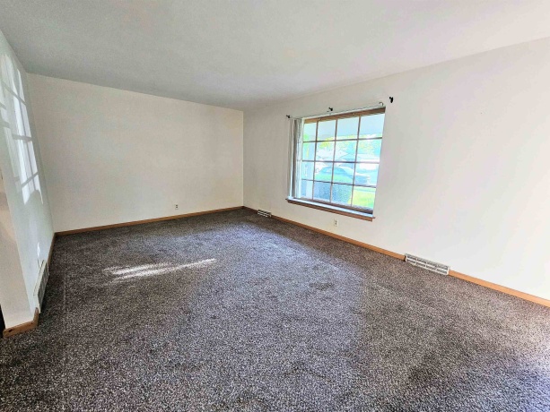 1926 Apple Tree, ROCKFORD, Illinois 61108, 2 Bedrooms Bedrooms, ,1 BathroomBathrooms,House,For Sale,Apple Tree,202602941