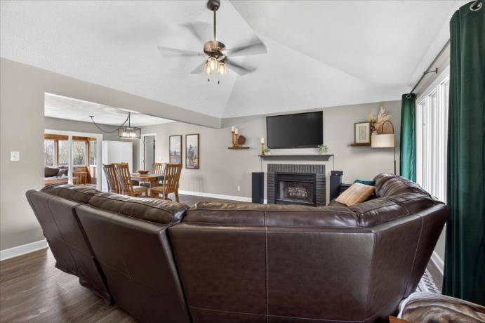 6137 Upper Ridge, ROSCOE, Illinois 61073, 3 Bedrooms Bedrooms, ,2 BathroomsBathrooms,House,For Sale,Upper Ridge,202602942
