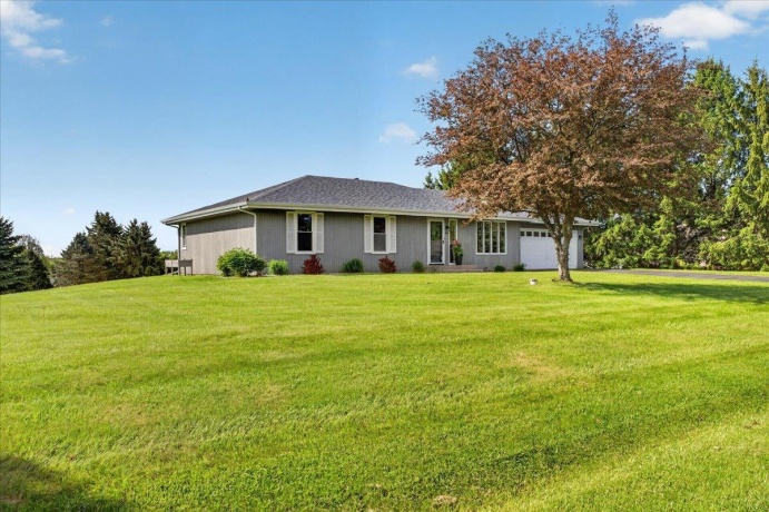 6137 Upper Ridge, ROSCOE, Illinois 61073, 3 Bedrooms Bedrooms, ,2 BathroomsBathrooms,House,For Sale,Upper Ridge,202602942