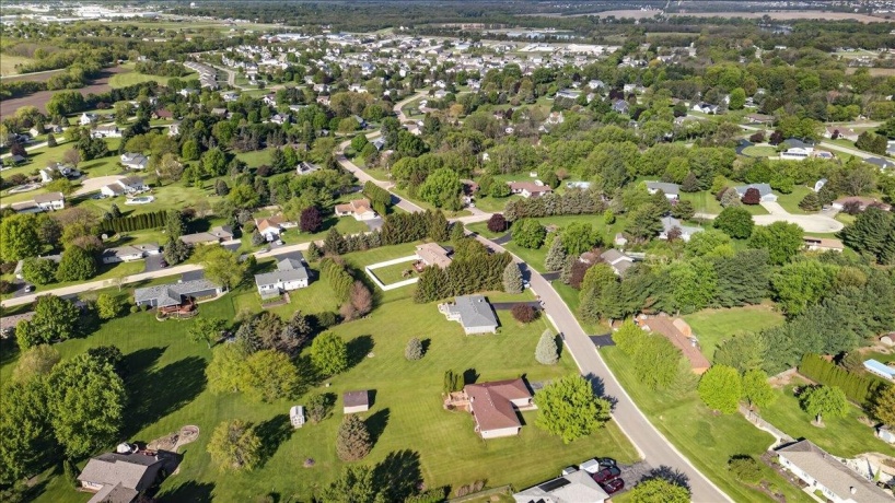 6137 Upper Ridge, ROSCOE, Illinois 61073, 3 Bedrooms Bedrooms, ,2 BathroomsBathrooms,House,For Sale,Upper Ridge,202602942