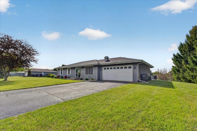 6137 Upper Ridge, ROSCOE, Illinois 61073, 3 Bedrooms Bedrooms, ,2 BathroomsBathrooms,House,For Sale,Upper Ridge,202602942