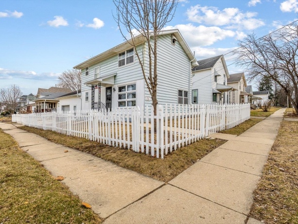 317 GROVE, FREEPORT, Illinois 61032, 4 Bedrooms Bedrooms, ,2 BathroomsBathrooms,House,For Sale,GROVE,202602946