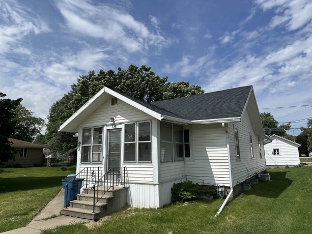 330 CALIFORNIA, SAVANNA, Illinois 61074, 3 Bedrooms Bedrooms, ,1 BathroomBathrooms,House,For Sale,CALIFORNIA,202602949
