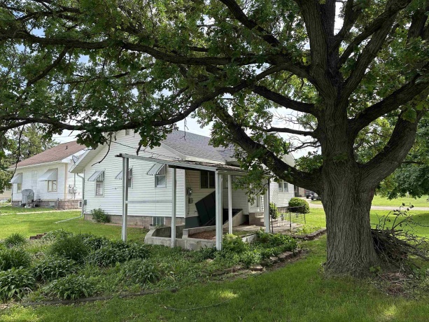330 CALIFORNIA, SAVANNA, Illinois 61074, 3 Bedrooms Bedrooms, ,1 BathroomBathrooms,House,For Sale,CALIFORNIA,202602949