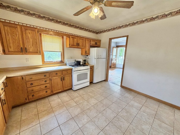 617 East, BELVIDERE, Illinois 61008, 4 Bedrooms Bedrooms, ,2 BathroomsBathrooms,House,For Sale,East,202602955