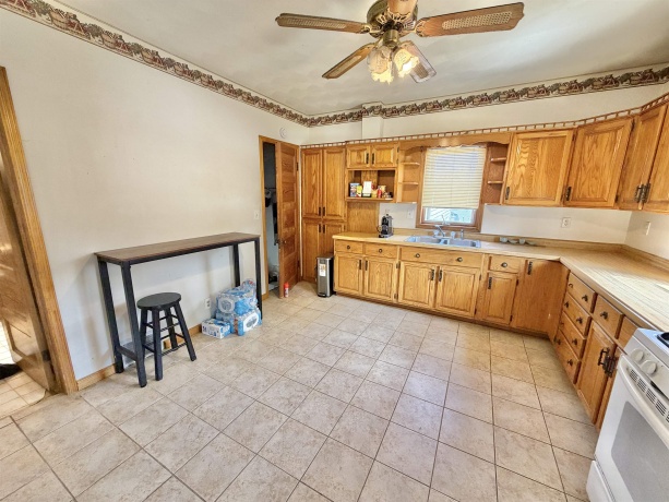617 East, BELVIDERE, Illinois 61008, 4 Bedrooms Bedrooms, ,2 BathroomsBathrooms,House,For Sale,East,202602955