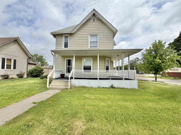 617 East, BELVIDERE, Illinois 61008, 4 Bedrooms Bedrooms, ,2 BathroomsBathrooms,House,For Sale,East,202602955