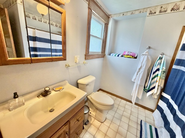 617 East, BELVIDERE, Illinois 61008, 4 Bedrooms Bedrooms, ,2 BathroomsBathrooms,House,For Sale,East,202602955