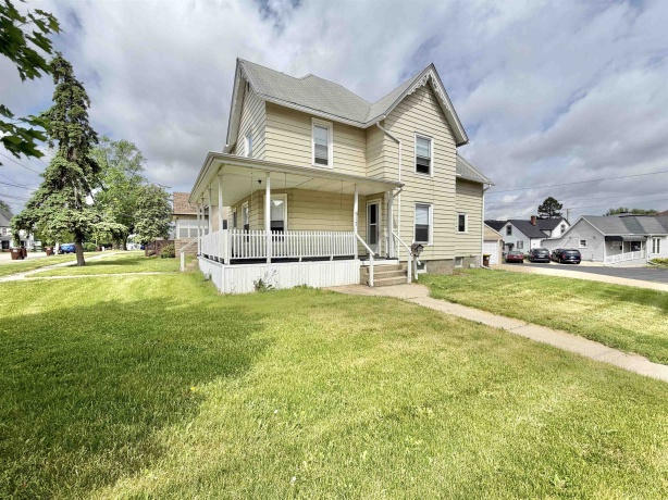 617 East, BELVIDERE, Illinois 61008, 4 Bedrooms Bedrooms, ,2 BathroomsBathrooms,House,For Sale,East,202602955